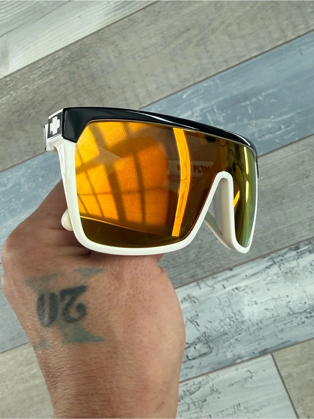 Spy Optics Flynn White w/Gold Mirrored Lens